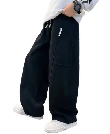 Streetwear-Jogger in Weitpassform